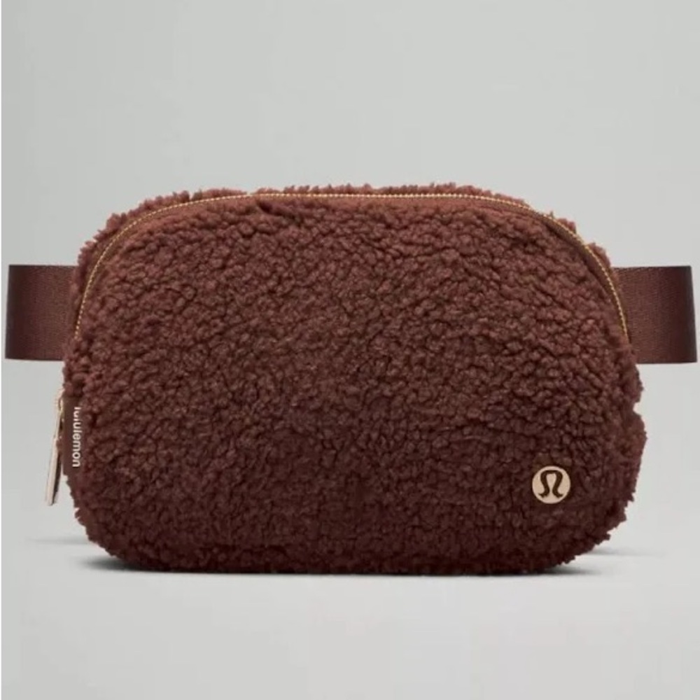 Lululemon Brown Sherpa Belt Bag standard size